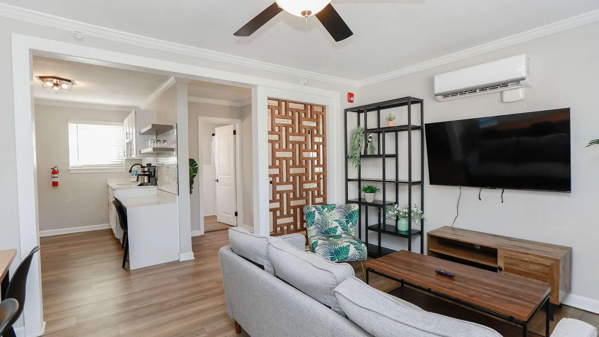 1866 Eov Wave Suite North Camellia Acres Apartment